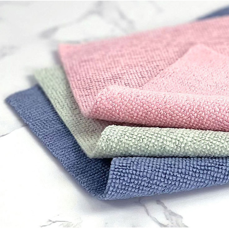 Tuáillí glantacháin microfiber ultra-fíon indiúscartha